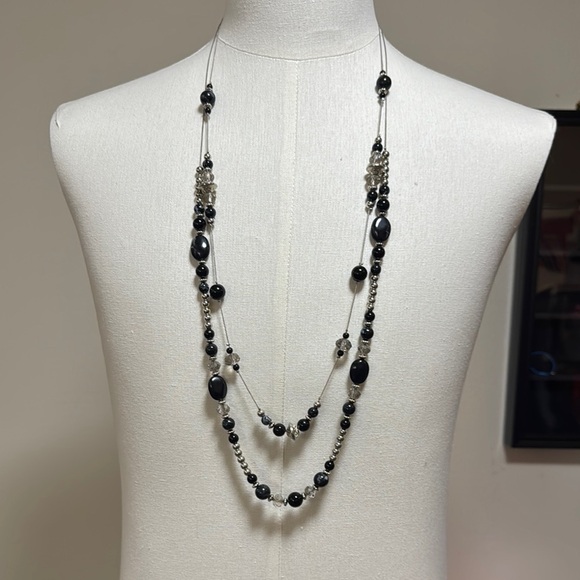 Elegant Black and Silver Beaded Necklace - Picture 1 of 3